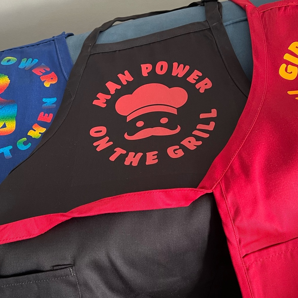 MAN POWER ON THE GRILL apron